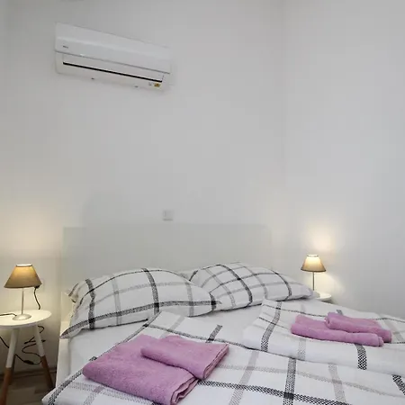 Apartment In Mit Eigenem Balkon - B59640