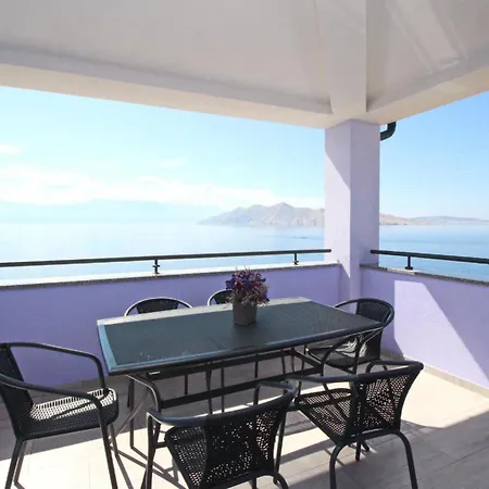 Apartment In Mit Eigenem Balkon - B59640 *